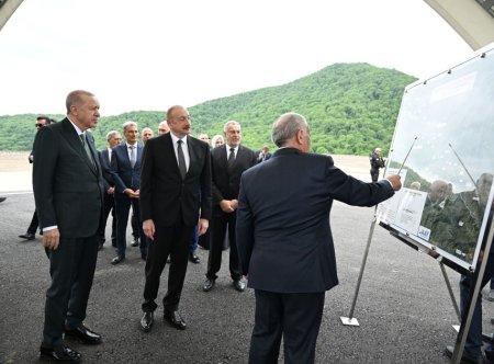 Prezidentlər Kəlbəcər-Laçın avtomobil yolunda