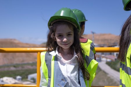 “AzerGold” QSC-nin əməkdaşlarının övladları üçün qızıl mədəninə ekskursiya təşkil edilib - FOTO