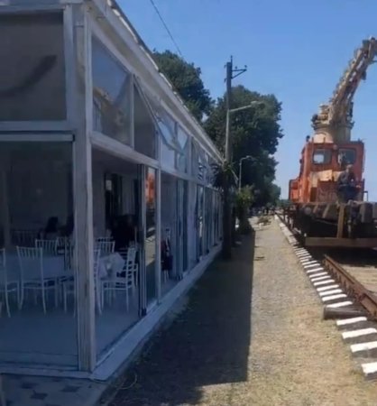 Lənkəranda dəmir yolu xəttin bir addımlığında restorana hansı məmur icazə verib? // FOTOLAR + VİDEO