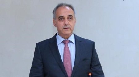 Binəqədi icra başçısının müavini Hacıbaba Babayev ev tikintisinə icazə versədə yerində obyekt tikilir? 