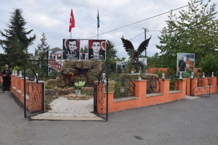 Rayon İcra Hakimiyyətinin başçısı Zizik kənd tam orta məktəbində keçirilən Bilik günü tədbirində iştirak edib.