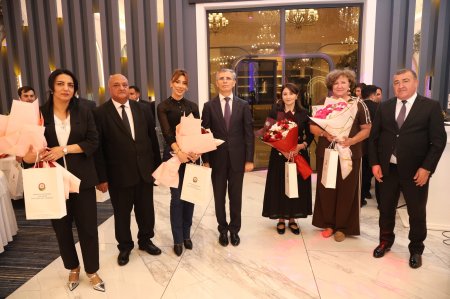 Xətai rayonunda Müəllimlər Günü münasibətilə təntənəli tədbir keçirilib - FOTO // VİDEO