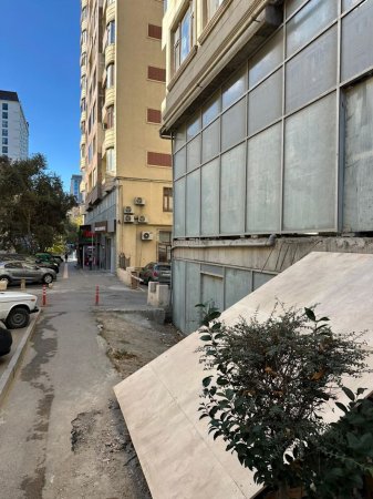 Bu küçədə qanunsuz tikinti: Nəsimi RİH hara baxır? — FOTOLAR