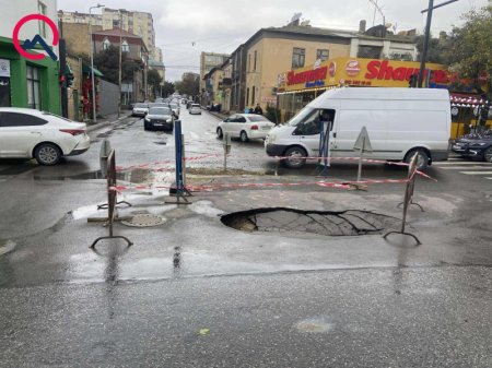 Badamdarda yol çökdü – Video