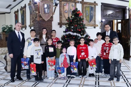 Xətai rayonunda 31 Dekabr – Dünya Azərbaycanlılarının Həmrəylik Günü və Yeni il münasibətilə tədbir keçirilib