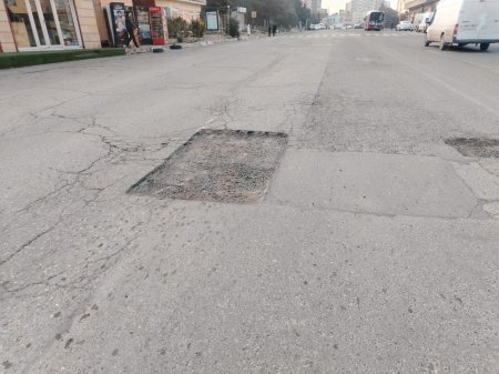 Sakinlər Adil Əliyevi Yeni Günəşliyə dəvət etdi – Foto Sakinlər Adil Əliyevi Yeni Günəşliyə dəvət etdi – Foto