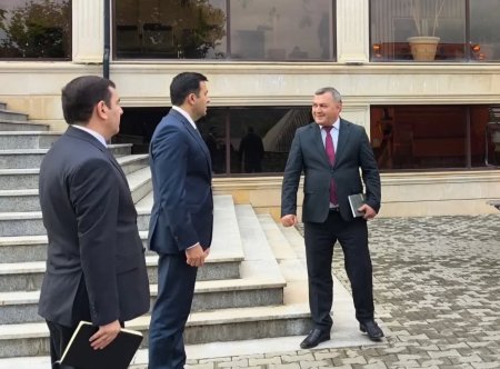 İcra başçısı kadrını özü ilə Göyçaya gətirib, yeni vəzifə verdi - FOTO İcra başçısı kadrını özü ilə Göyçaya gətirib, yeni vəzifə verdi - FOTO