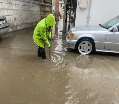 Nərimanov Rayon Mənzil-Kommunal Təsərrüfatı Birliyinin kollektivi 24 saatlıq iş rejimində çalışır VİDEO-FOTO
