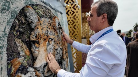 “AzerGold”un qızıl və gümüş məhsulları Beynəlxalq Xalça Festivalında nümayiş olunub