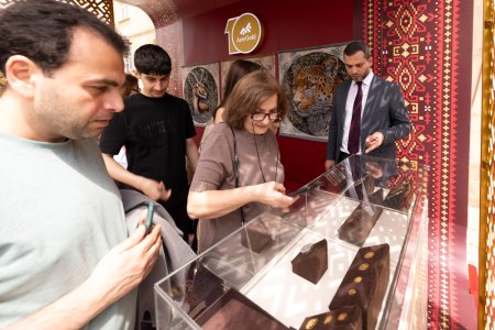 “AzerGold”un qızıl və gümüş məhsulları Beynəlxalq Xalça Festivalında nümayiş olunub
