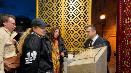 “AzerGold”un qızıl və gümüş məhsulları Beynəlxalq Xalça Festivalında nümayiş olunub