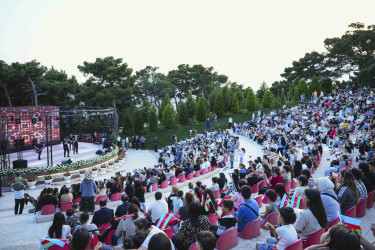 Xətai rayonunda “15 iyun-Azərbaycan tarixində dönüş nöqtəsi” adlı möhtəşəm konsert proqramı təşkil edilib+VİDEO