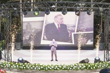 Xətai rayonunda “15 iyun-Azərbaycan tarixində dönüş nöqtəsi” adlı möhtəşəm konsert proqramı təşkil edilib+VİDEO