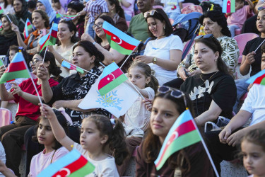 Xətai rayonunda “15 iyun-Azərbaycan tarixində dönüş nöqtəsi” adlı möhtəşəm konsert proqramı təşkil edilib+VİDEO