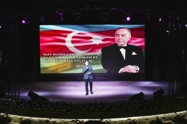 Xətai rayonunda “15 iyun-Azərbaycan tarixində dönüş nöqtəsi” adlı möhtəşəm konsert proqramı təşkil edilib+VİDEO