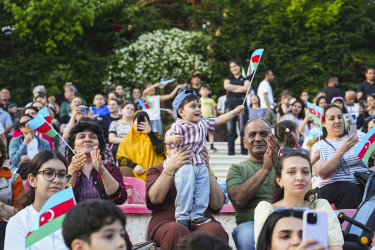 Xətai rayonunda “15 iyun-Azərbaycan tarixində dönüş nöqtəsi” adlı möhtəşəm konsert proqramı təşkil edilib+VİDEO