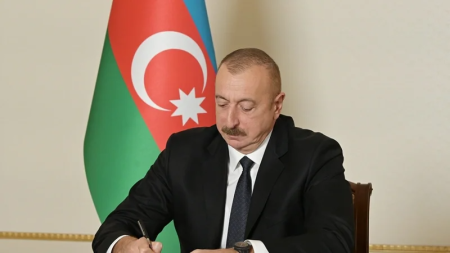 Prezident Xarici Kəşfiyyat Xidməti ilə bağlı fərman imzaladı