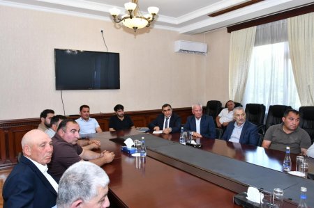 Abşeronda kənd təsərrüfatı sahəsində fəaliyyət göstərən sahibkarlarla görüş keçirilib