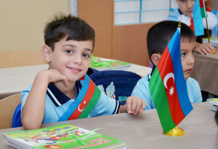 Azərbaycanda hər 6 nəfərdən biri məktəblidir - Yeni statistika Azərbaycanda hər 6 nəfərdən biri məktəblidir - Yeni statistika