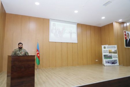 Dövlət Xidməti Gədəbəydə gənclər üçün tədbir keçirdi Dövlət Xidməti Gədəbəydə gənclər üçün tədbir keçirdi