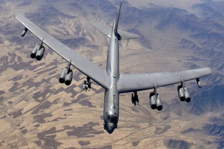 ABŞ-da B-52 bombardmançı təyyarə qəzaya uğrayıb ABŞ-da B-52 bombardmançı təyyarə qəzaya uğrayıb