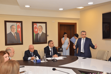 Xətai rayon İcra Hakimiyyəti dəyirmi masa keçirib