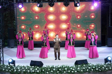 Xətai rayonunda Xalq şairi Sabir Rüstəmxanlının 80 illik yubileyinə həsr olunmuş təntənəli tədbir keçirilib+VİDEO