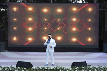 Xətai rayonunda Xalq şairi Sabir Rüstəmxanlının 80 illik yubileyinə həsr olunmuş təntənəli tədbir keçirilib+VİDEO
