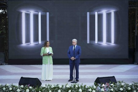 Xətai rayonunda Xalq şairi Sabir Rüstəmxanlının 80 illik yubileyinə həsr olunmuş təntənəli tədbir keçirilib+VİDEO