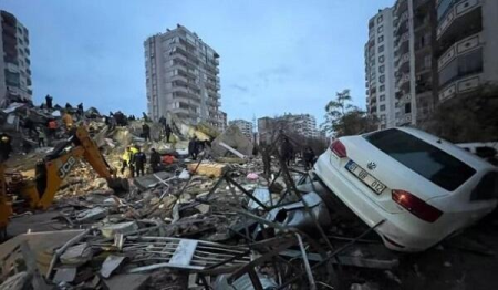 Venesuelada şiddətli zəlzələ: binalar çökdü, 32 ölü - Video